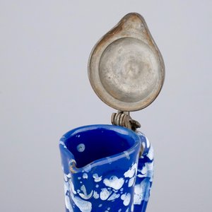 Un pichet en faïence de Nevers au décor "A la bougie" ou bleu persan, 17ème siècle — photo 4