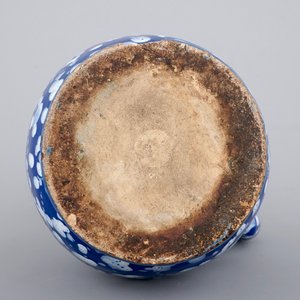 Un pichet en faïence de Nevers au décor "A la bougie" ou bleu persan, 17ème siècle — photo 6