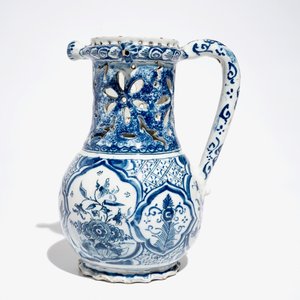 Un pichet trompeur en faïence de Delft ou Rotterdam, daté 1734 — photo 2