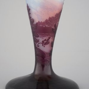 Un pied de lampe en pâte de verre d'Emile Gallé au décor de paysage — photo 5