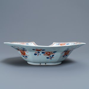 Un plat à barbe de forme octagonale en porcelaine de Chine de style Imari, Kangxi — photo 6