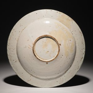Un plat armorié avec inscription en faïence de Talavera, Espagne, 18ème — photo 2