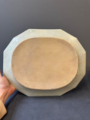Un plat armorié et une assiette aux armes de De Heere pour le marché hollandais en porcelaine de Chine, Qianlong — photo 6