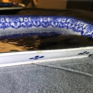 Un plat aux harengs en porcelaine de Chine bleu et blanc pour le marché hollandais, Qianlong — photo 7