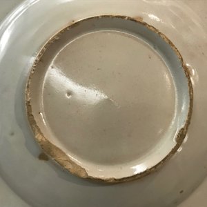 Un plat 'cardinal' en faïence blanche de Delft, 17/18ème — photo 9