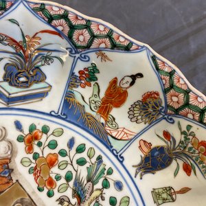 Un plat de la série des 'Provinces' en porcelaine de Chine famille verte aux armes de Namur, Kangxi/Yongzheng — photo 5