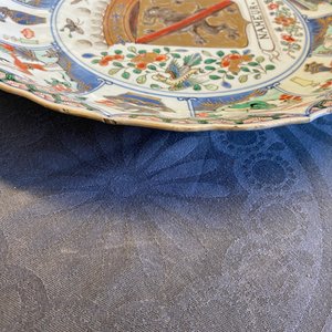 Un plat de la série des 'Provinces' en porcelaine de Chine famille verte aux armes de Namur, Kangxi/Yongzheng — photo 9