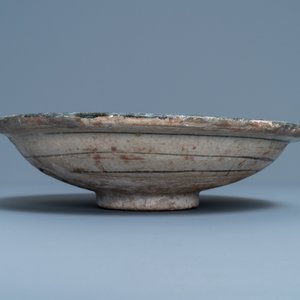 Un plat en céramique persane polychrome à décor géométrique, 14ème — photo 5