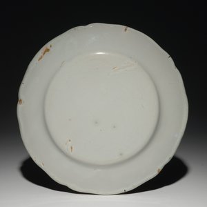 Un plat en faïence à décor floral, Les Islettes, période Dupré, 1ère moitié du 19ème — photo 2