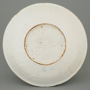 Un plat en faïence bleu et blanc, Espagne, Talavera, 17e — photo 2