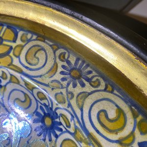 Un plat en majolique italienne poychrome à reflet métallique, Deruta, 2ème moitié du 16ème — photo 5
