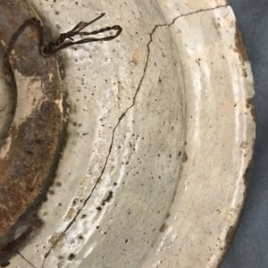 Un plat en majolique polychrome à décor d'un putto, Delft ou Haarlem, 1ère moitié du 17ème — photo 17