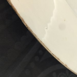 Un plat en porcelaine de Chine bleu et blanc à décor de "La Romance de la Chambre de l'Ouest", Yongzheng — photo 5