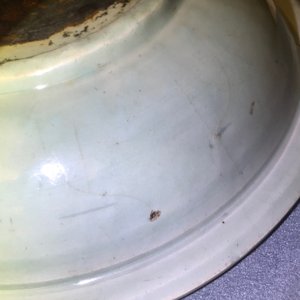 Un plat en porcelaine de Chine céladon de Longquan à décor de pivoines, Ming — photo 15