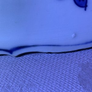 Un plat en porcelaine de Chine en bleu et blanc à décor de cerfs, oiseaux et insectes, Jiajing — photo 11