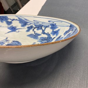Un plat en porcelaine de Chine en bleu et blanc à décor d'immortels, marque Yu Tang Jia Qi, Shunzhi — photo 17