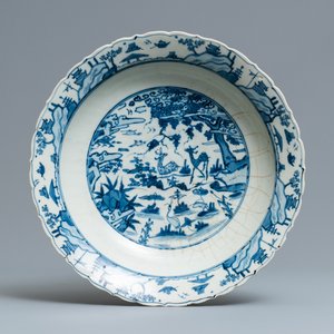 Un plat en porcelaine de Chine en bleu et blanc dite 'de Swatow', Ming — photo 1