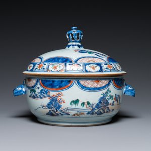 Un plat en porcelaine de Chine en bleu et blanc et une terrine couverte en verte-Imari, Kangxi — photo 6