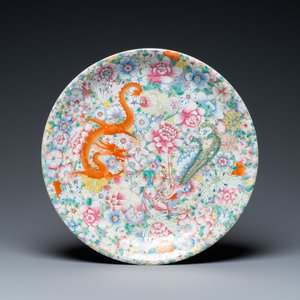 Un plat en porcelaine de Chine famille rose, un bol en bleu et blanc et un vase en sang de boeuf, 19/20ème — photo 2