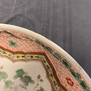 Un plat en porcelaine de Chine famille verte à décor d'un phénix, Kangxi — photo 4
