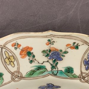 Un plat en porcelaine de Chine famille verte, anc. coll. Auguste le Fort, Kangxi — photo 8