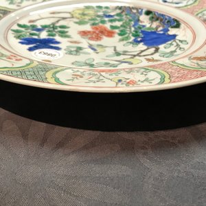 Un plat en porcelaine de Chine famille verte, anc. coll. Auguste le Fort, Kangxi — photo 5