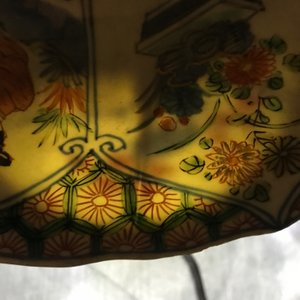 Un plat en porcelaine de Chine famille verte aux armes d'Artois, Kangxi/Yongzheng — photo 7