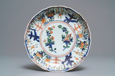Un plat en porcelaine de Chine famille verte pour le marché japonais, Kangxi