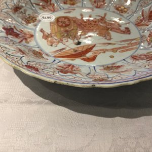 Un plat en porcelaine de Chine 'lait et sang' à décor d'une carrosse, Kangxi — photo 5