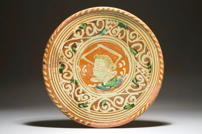 Un plat en terre cuite de Werra à décor d'un portrait d'homme, daté 1611