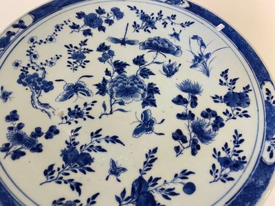 Un plat et dix assiettes en porcelaine de Chine en bleu et blanc, 19ème — photo 6