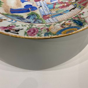 Un plat et un vase en porcelaine de Chine famille rose de Canton, 19ème — photo 10