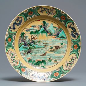 Un plat paysage en porcelaine de Chine famille verte sur fond café au lait, Kangxi — photo 1