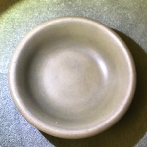 Un plat, quatre vases et deux bols en porcelaine de Chine céladon de Longquan, Song/Ming — photo 11