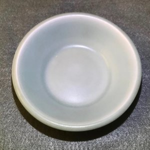 Un plat, quatre vases et deux bols en porcelaine de Chine céladon de Longquan, Song/Ming — photo 12