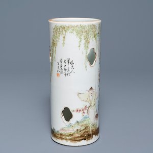 Un porte-chapeau ajouré en porcelaine de Chine qianjiang cai, début du 20ème — photo 1