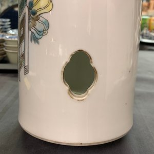 Un porte-chapeau en porcelaine de Chine qianjiang cai, signé Xu Pingheng, 19ème — photo 9