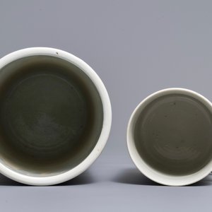 Un porte-chapeau et une chope en porcelaine de Chine qianjiang cai, signé Ren Huanzhang, 19ème — photo 5