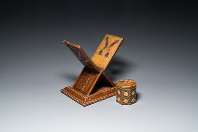 Un porte-coran et une boîte couverte en bois laqué et peint, art qajar, la Perse, 19ème