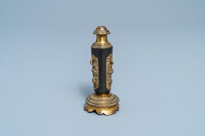 Un porte-encens en bronze laqué et doré, Ming