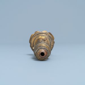 Un porte-encens en bronze laqué et doré, Ming — photo 6