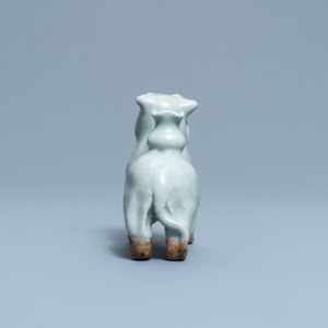 Un porte-encens en forme de tigre en porcelaine de Chine de type qingbai, Ming — photo 6
