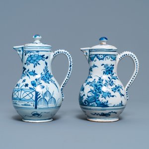 Un porte-huilier et vinaigrier en faïence de Delft en bleu et blanc, 2ème quart du 18ème — photo 8