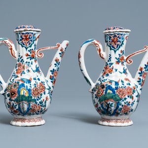 Un porte-huilier et vinaigrier en faïence de Delft en palette cachemire, 1er quart du 18ème — photo 8