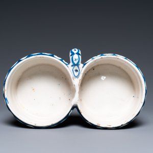 Un porte-huilier vinaigrier en faïence de Delft en bleu et blanc, 18ème — photo 12