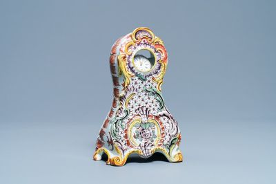 Un porte-montre en faïence de Delft polychrome, 18ème