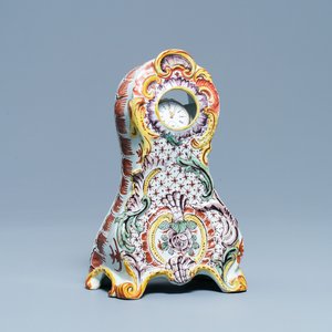 Un porte-montre en faïence de Delft polychrome, 18ème — photo 1