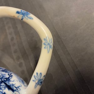 Un pot à chaux en porcelaine de Chine en bleu et blanc pour le Vietnam, Kangxi — photo 10
