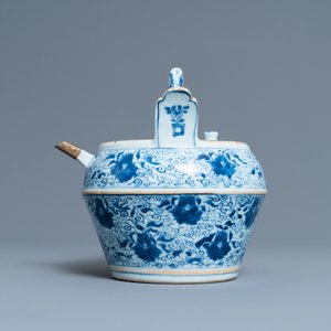 Un pot à chaux en porcelaine de Chine en bleu et blanc pour le Vietnam ou l'Indonésie, Kangxi — photo 2
