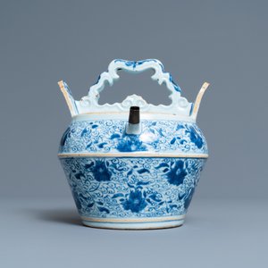 Un pot à chaux en porcelaine de Chine en bleu et blanc pour le Vietnam ou l'Indonésie, Kangxi — photo 3